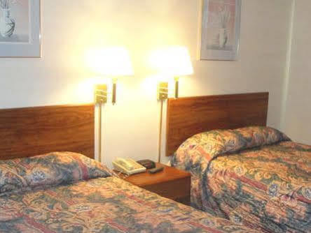 Budget Inn Ontario Ontario Center Eksteriør billede